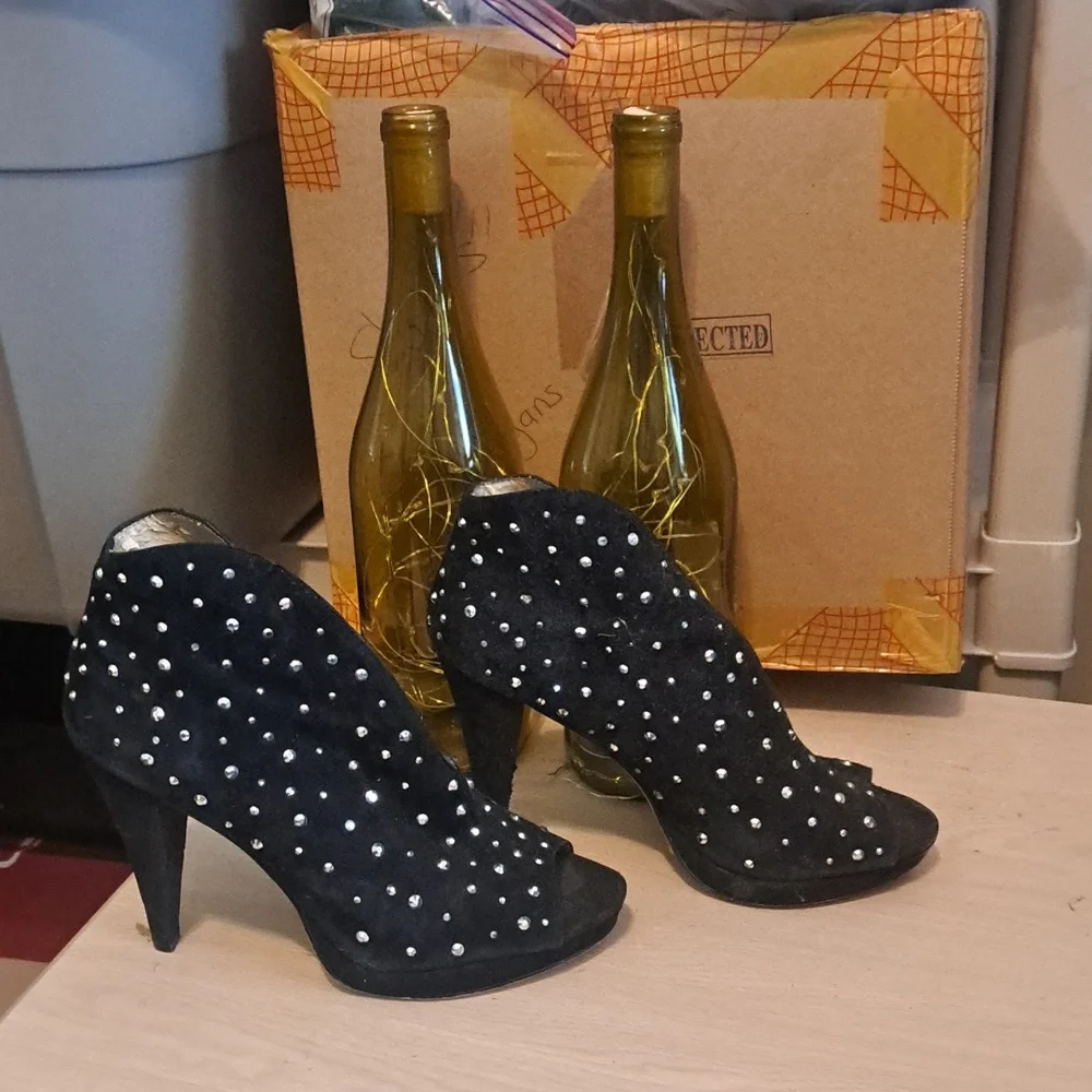 INC BOOTIES - Picture 1 of 8